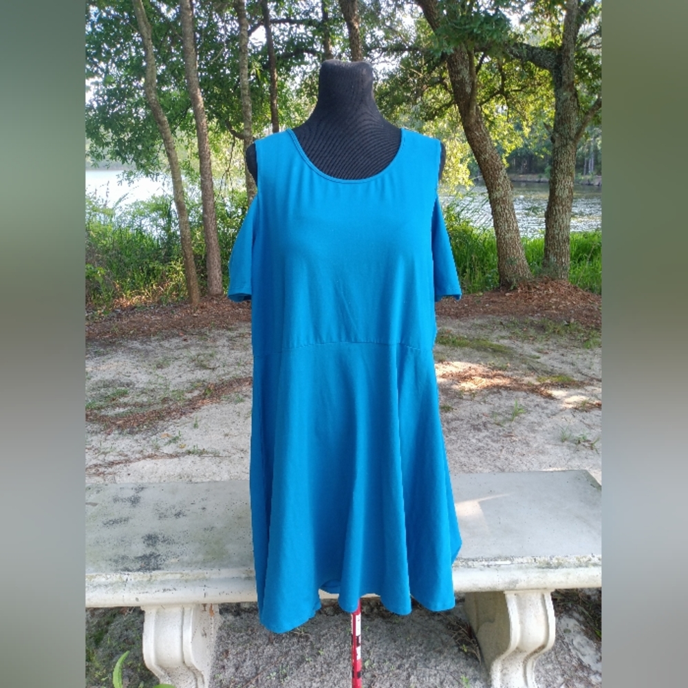 NWT dress w/cold shoulder cutouts by Wendy Williams, Sz. 3X